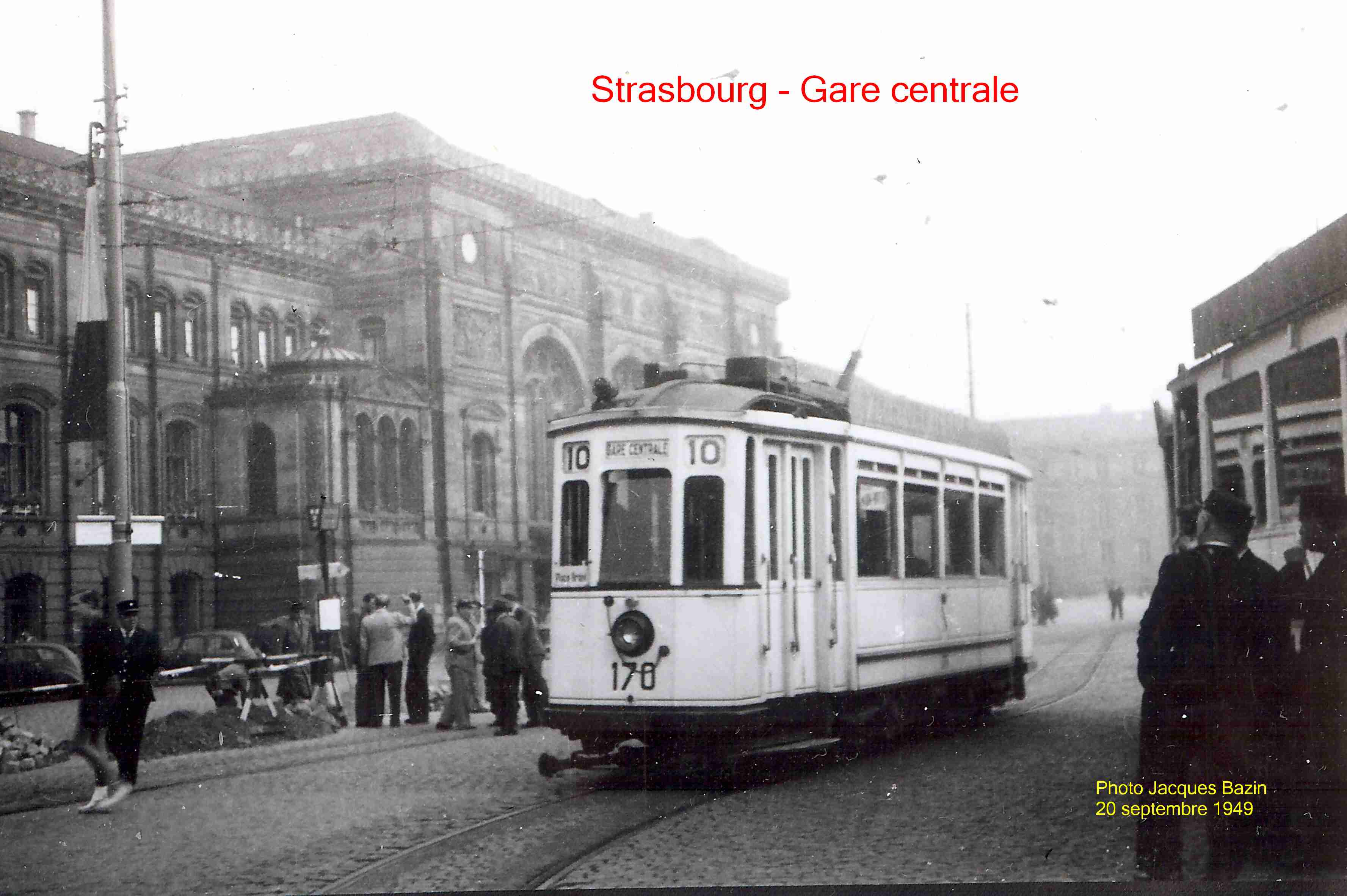 La motrice n° 170, Place de la Gare.